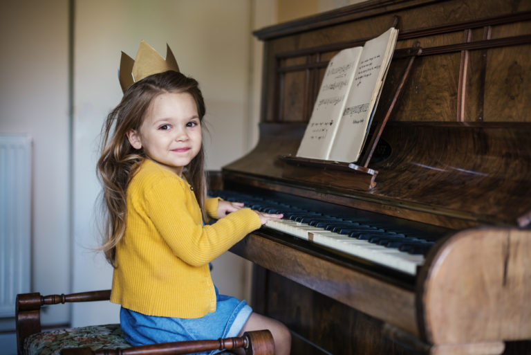 What is the Best Age to Start Piano Lessons? (2024)