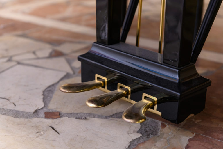 Piano pedals: The Ultimate Guide (2024)